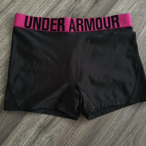 Under armour spandex shorts - Picture 2 of 2